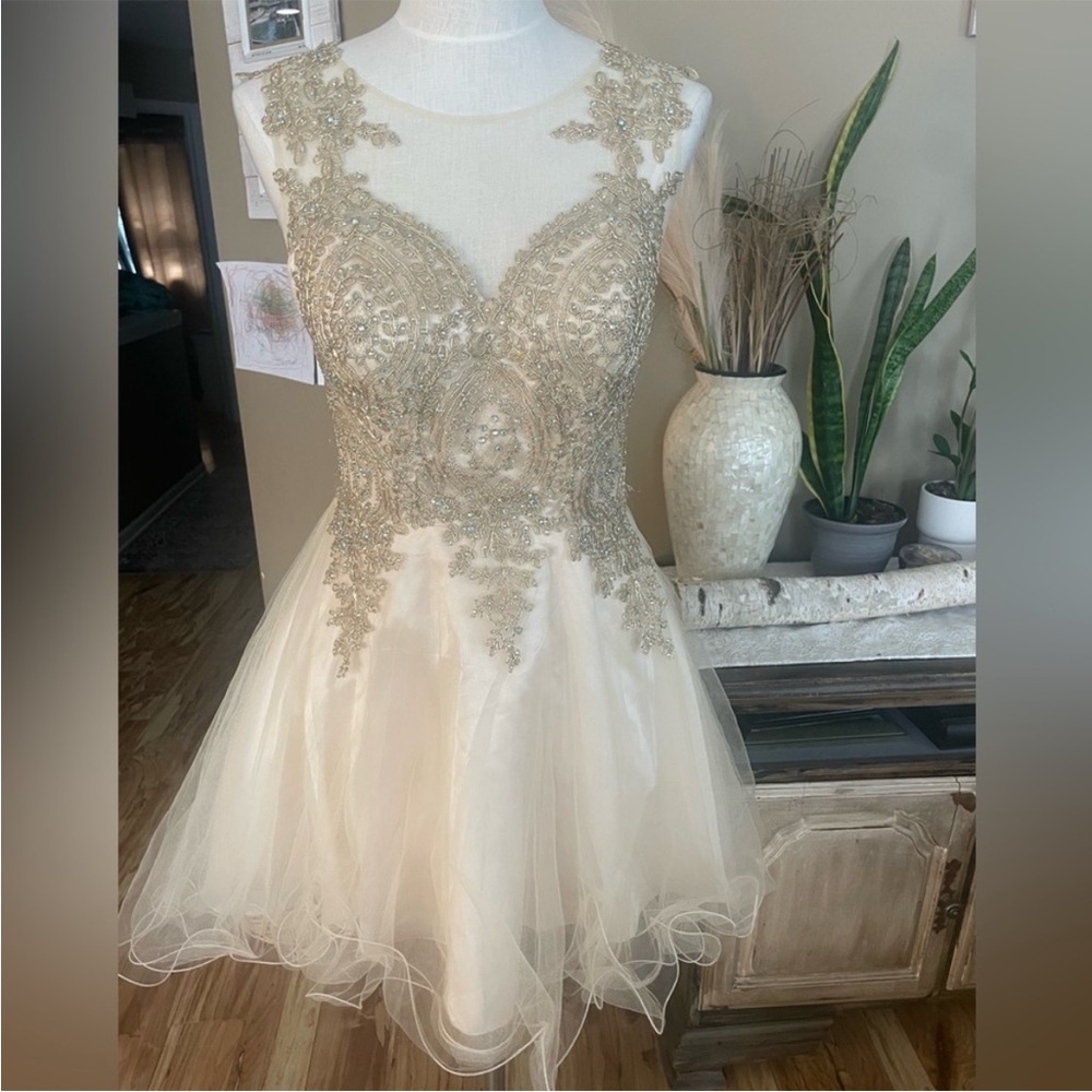 Chicas Cream and Gold Lace Dress Womens M